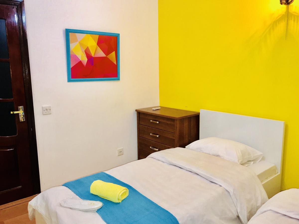 באקו Check-In Hostel מראה חיצוני תמונה