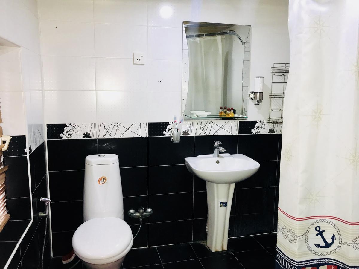 באקו Check-In Hostel מראה חיצוני תמונה