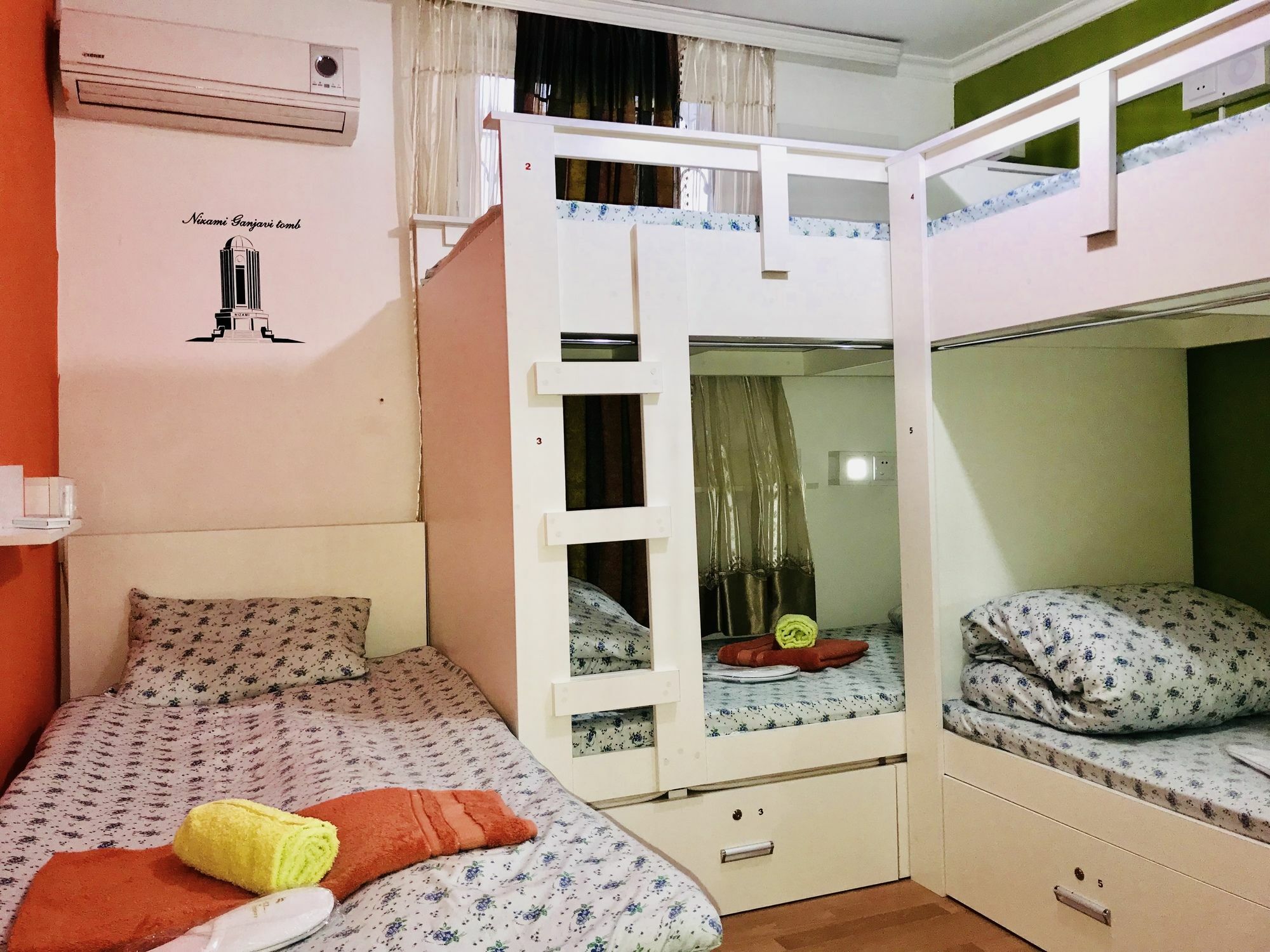 באקו Check-In Hostel מראה חיצוני תמונה